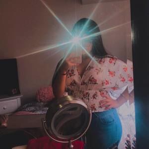 Meet your Posher, Valeria